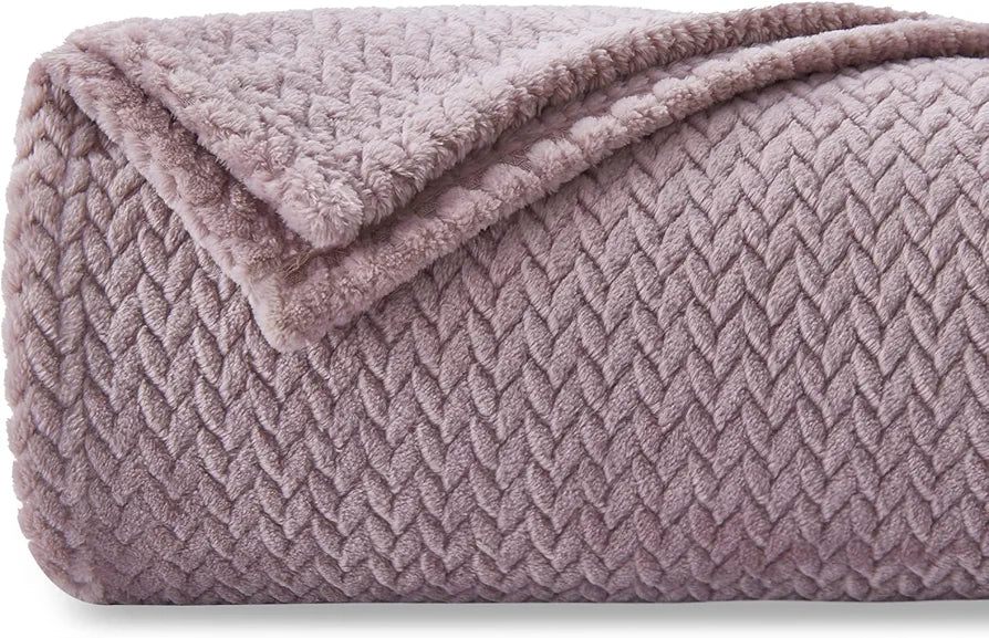 Super Soft Flannel Fleece Throw Blanket, Leaves Pattern