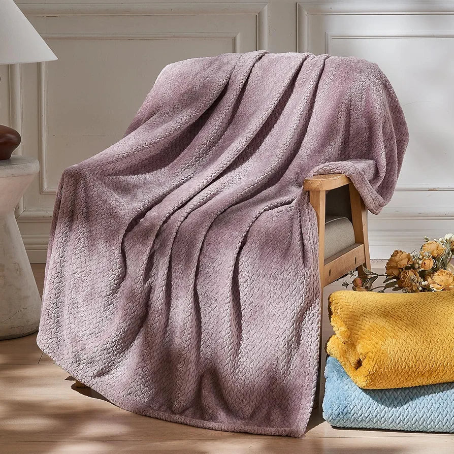 Super Soft Flannel Fleece Throw Blanket, Leaves Pattern